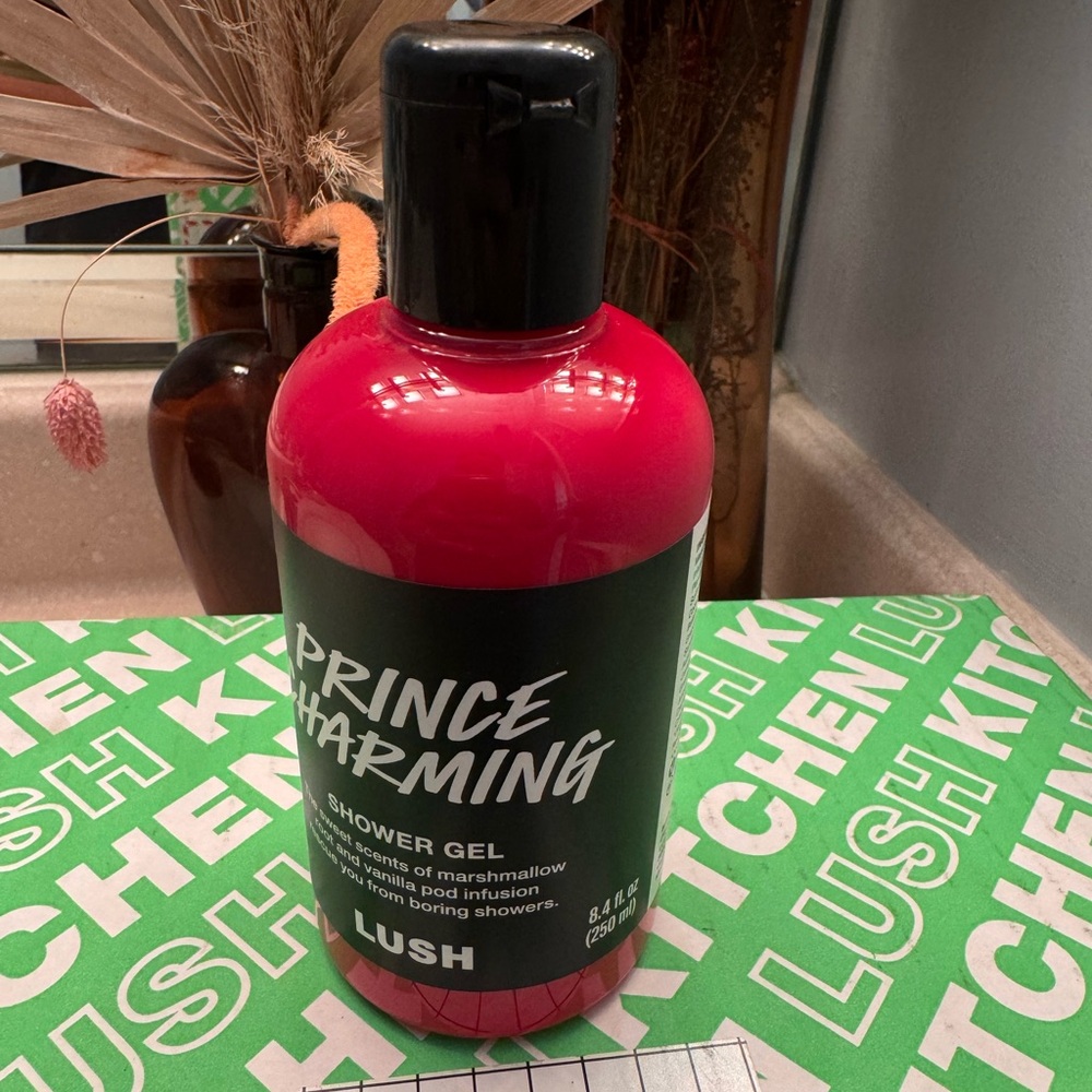 NWT Lush Kitchen Exclusive- Prince Charming Shower Gel